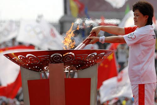 点燃奥运圣火图片
