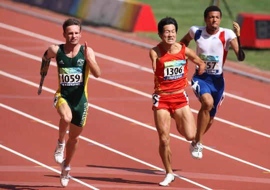 图文-男子100米t46级决赛赛况 赵旭获得第四名