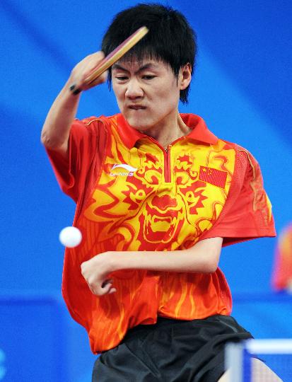 图文-[残奥会]中国获男团乒乓冠军 叶超群回球