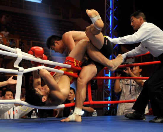 图文-中国武术散打超级联赛第九场 把你摔出去就赢了