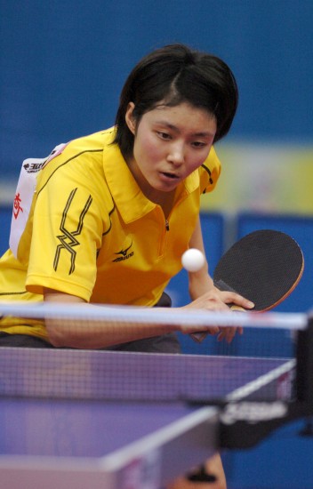 运动会乒乓球女子团体小组赛中,宋佳琦以1比3不敌广东队选手周芳芳