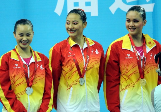 当日,在第十一届全国运动会花样游泳双人自由自选比赛中,刘鸥/罗茜以