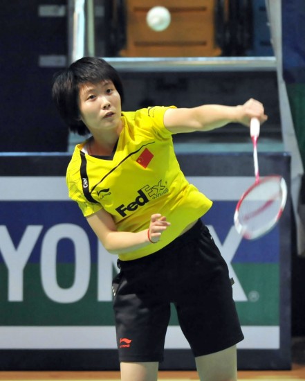 图文-香港羽毛球公开赛11日赛况 蒋燕皎挥拍回击