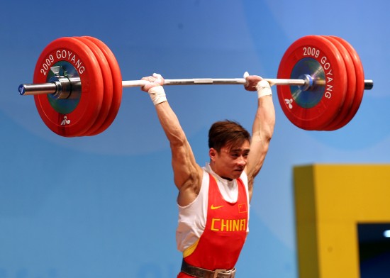 图文-举重世锦赛杨帆获62公斤级1银2铜 青筋尽显
