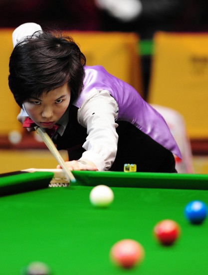 的第五届东亚运动会台球女子英式6个红球单打决赛中,陈雪以4比1战胜队