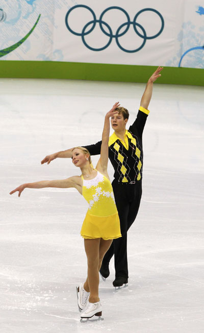 图文-冬奥双人滑短节目 爱沙尼亚组合动作优雅