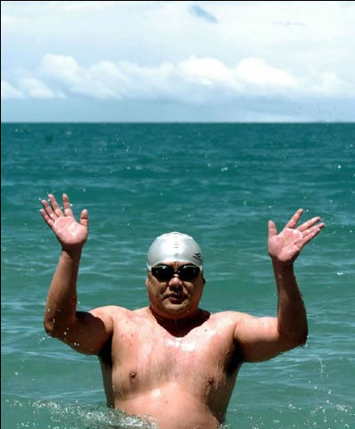 游台湾海峡第一人张健图片