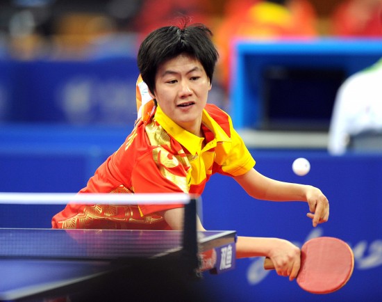 图文-男子团体tt6-8决赛赛况 叶超群反拍回球