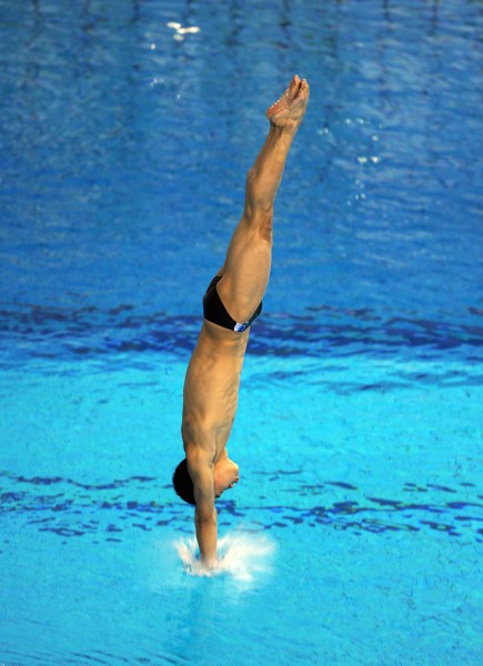 陈艾森跳水比赛图片