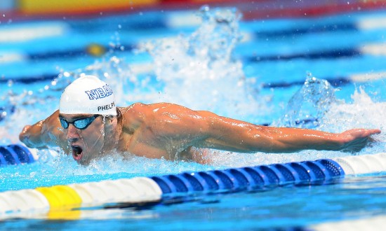 在美国奥马哈进行的美国游泳奥运选拔赛男子200米蝶泳决赛中,菲尔普斯