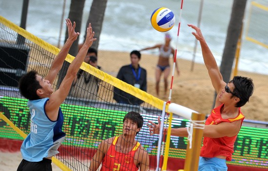 图文-沙排亚锦赛开赛 李健在比赛中进攻