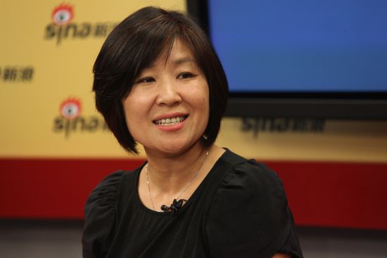 skins中国区总裁李志女在节目中.