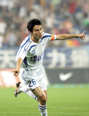 曹阳状态回勇梦幻开局 泰达6年难摘一花留憾(图)