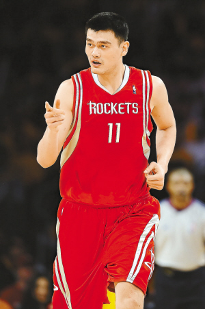 "小巨人"变身"姚老板"