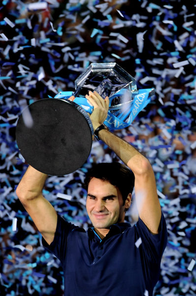 图文atp总决赛费德勒夺冠捧杯网坛的传奇